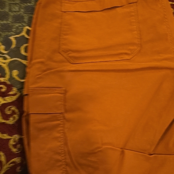 Duluth Trading Co Women's Rust Cargo Shorts - Picture 6 of 7